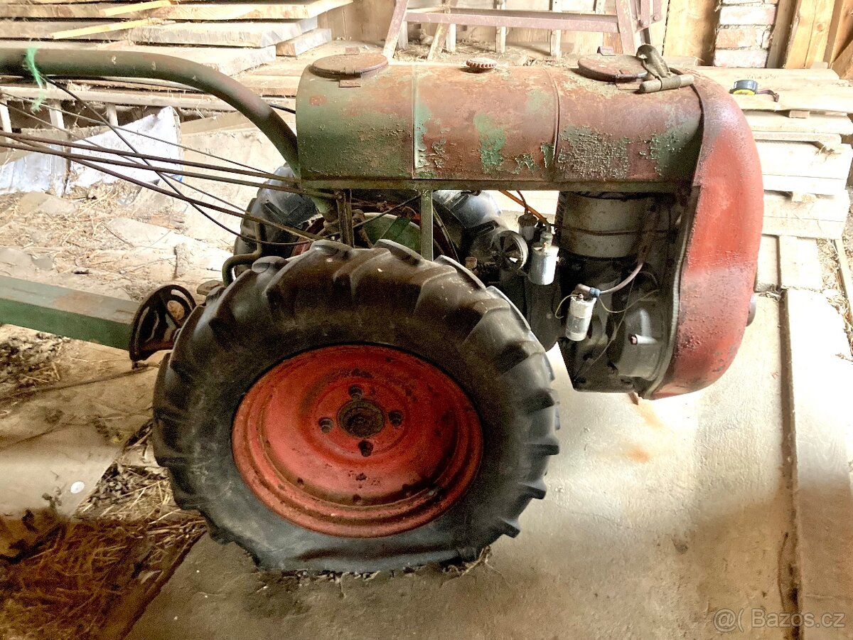 Půdní fréza PF - malotraktor předchůdce - 2