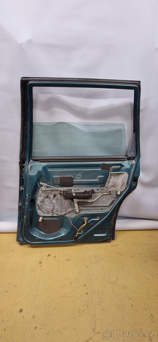 VOLVO 850 PRAVE ZADNI DVERE - 2