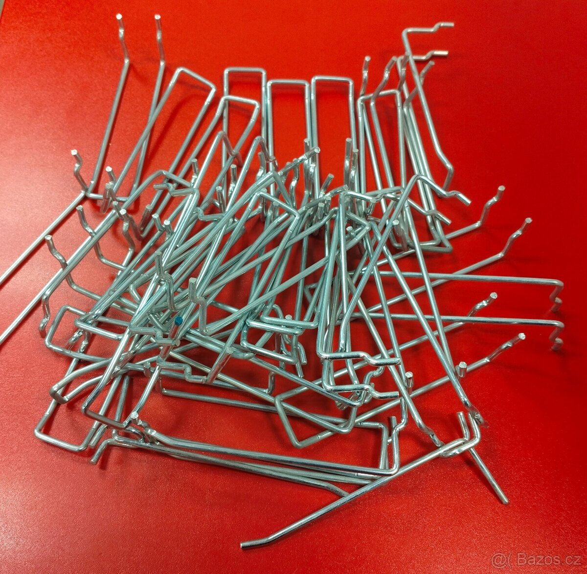 Vybavení provozovny - háčky, trny 40ks - 2