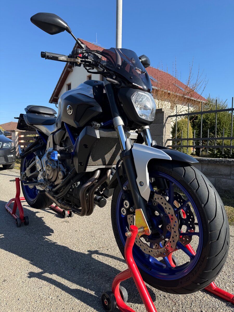 Yamaha MT 07 - 2