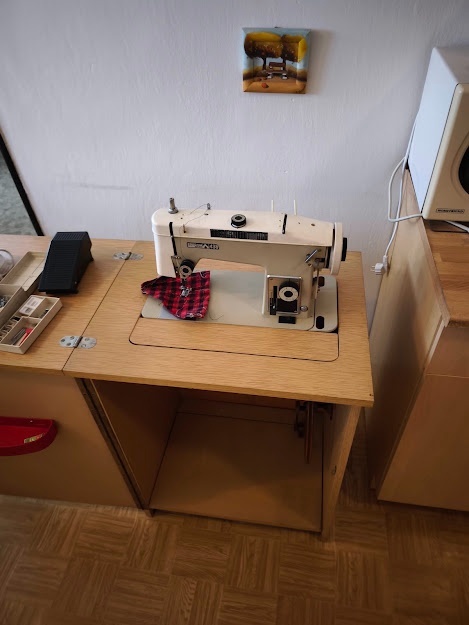 Šicí stroj Lucznik 438 - 2