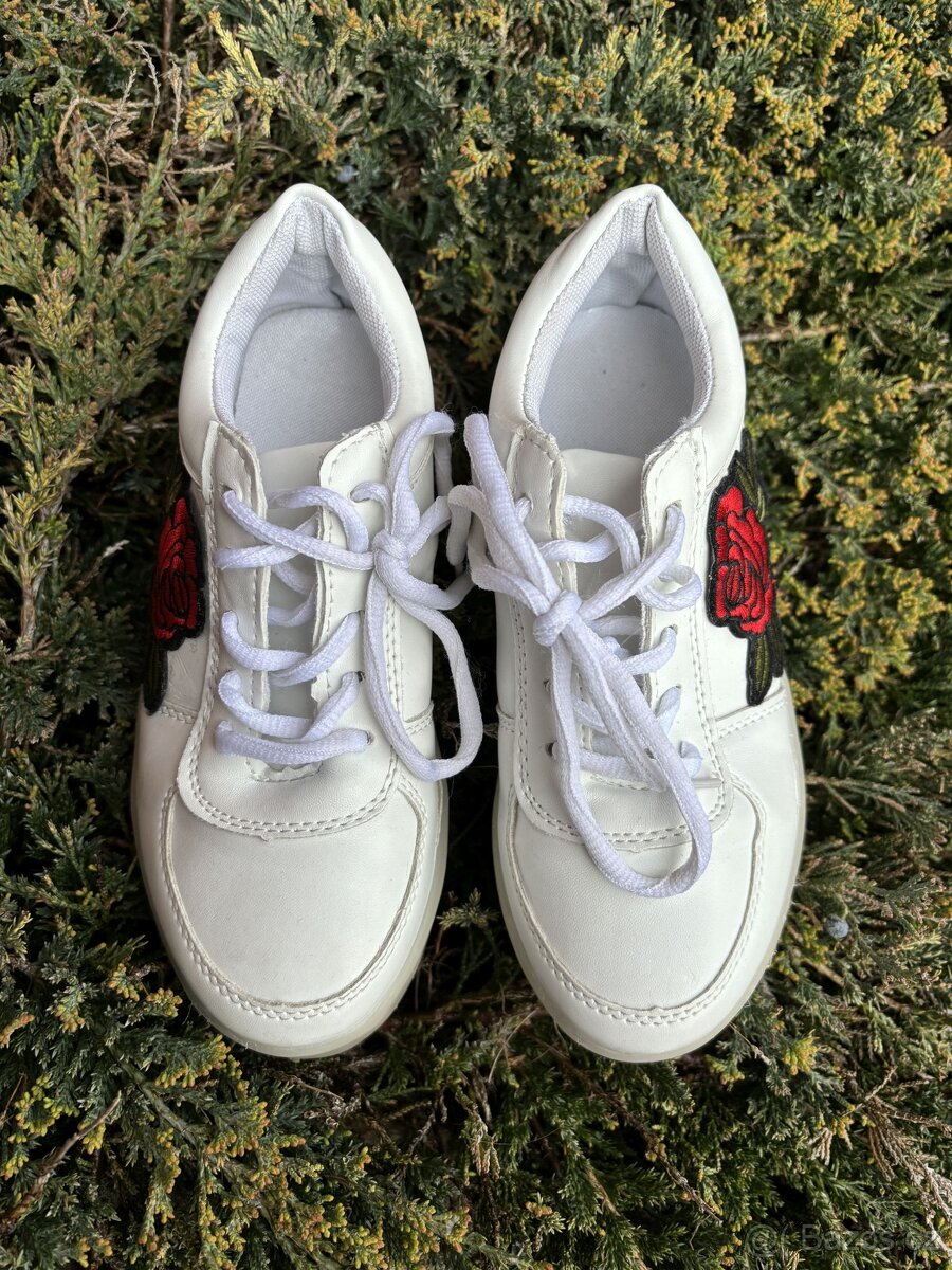 Bílé tenisky 32 - 2