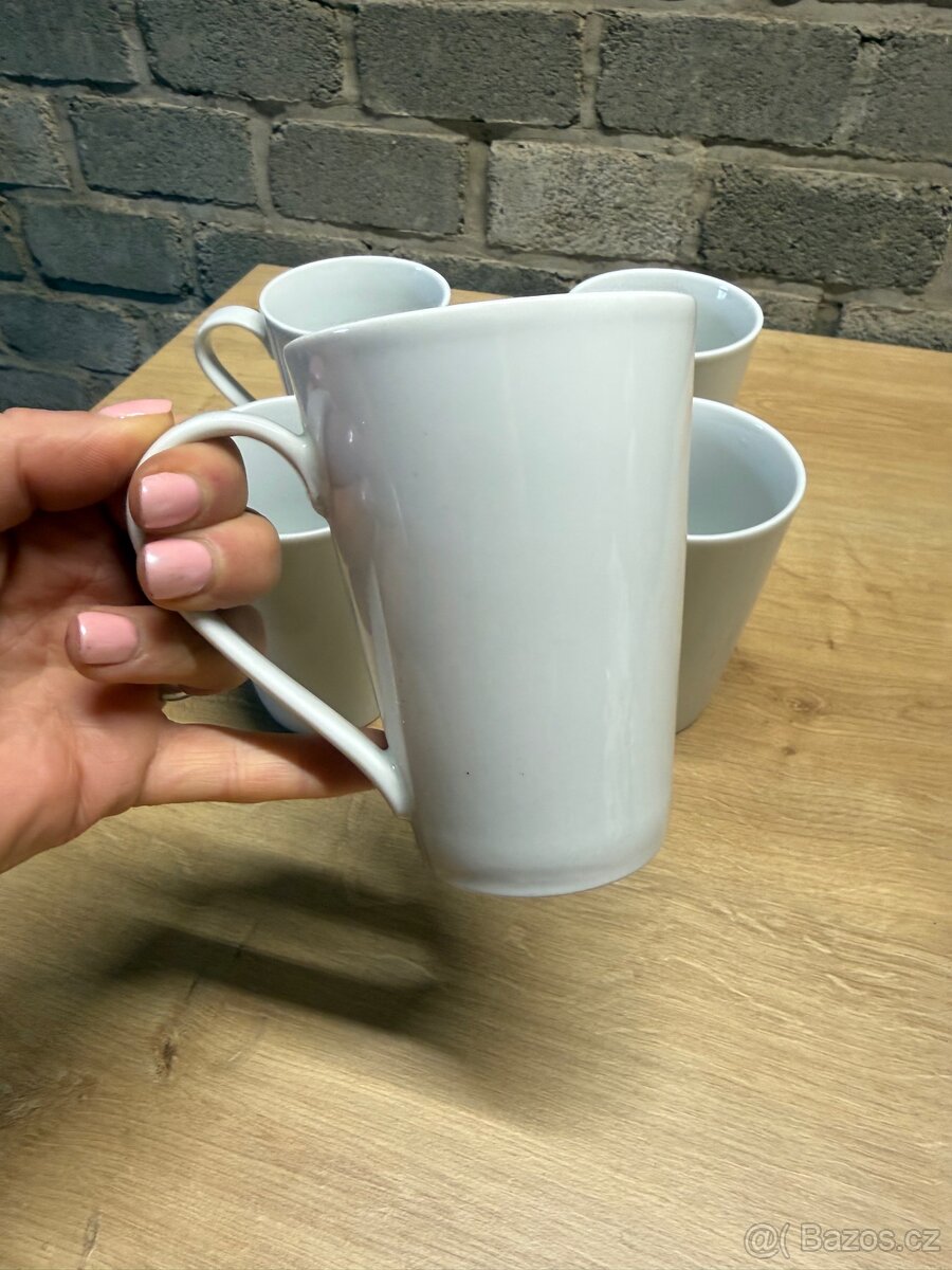 Bílé porcelánové hrnky bez potisku - 2