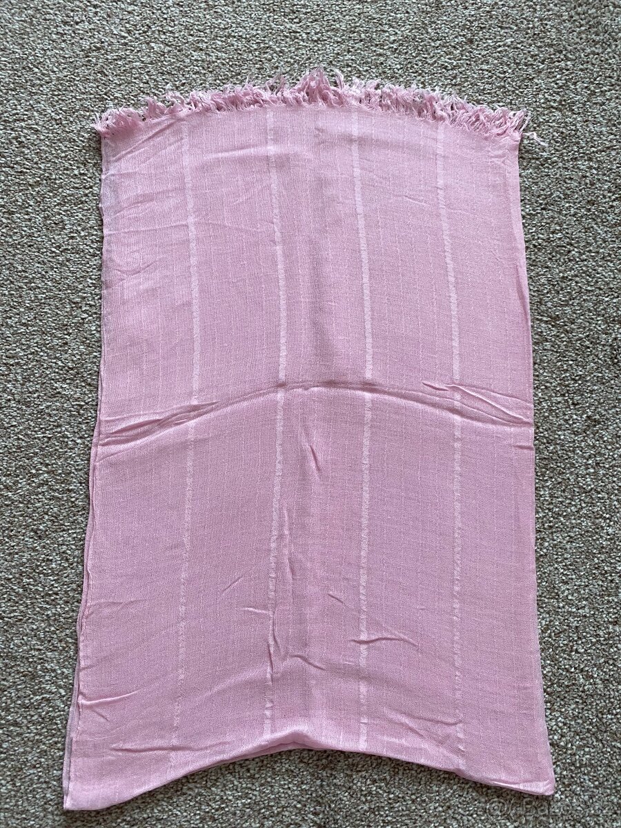 Nový šátek Avon - světle růžový, decentní vzor - 2