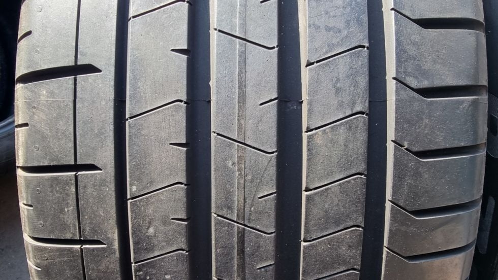 Letní pneu 285/40/20 Pirelli - 2