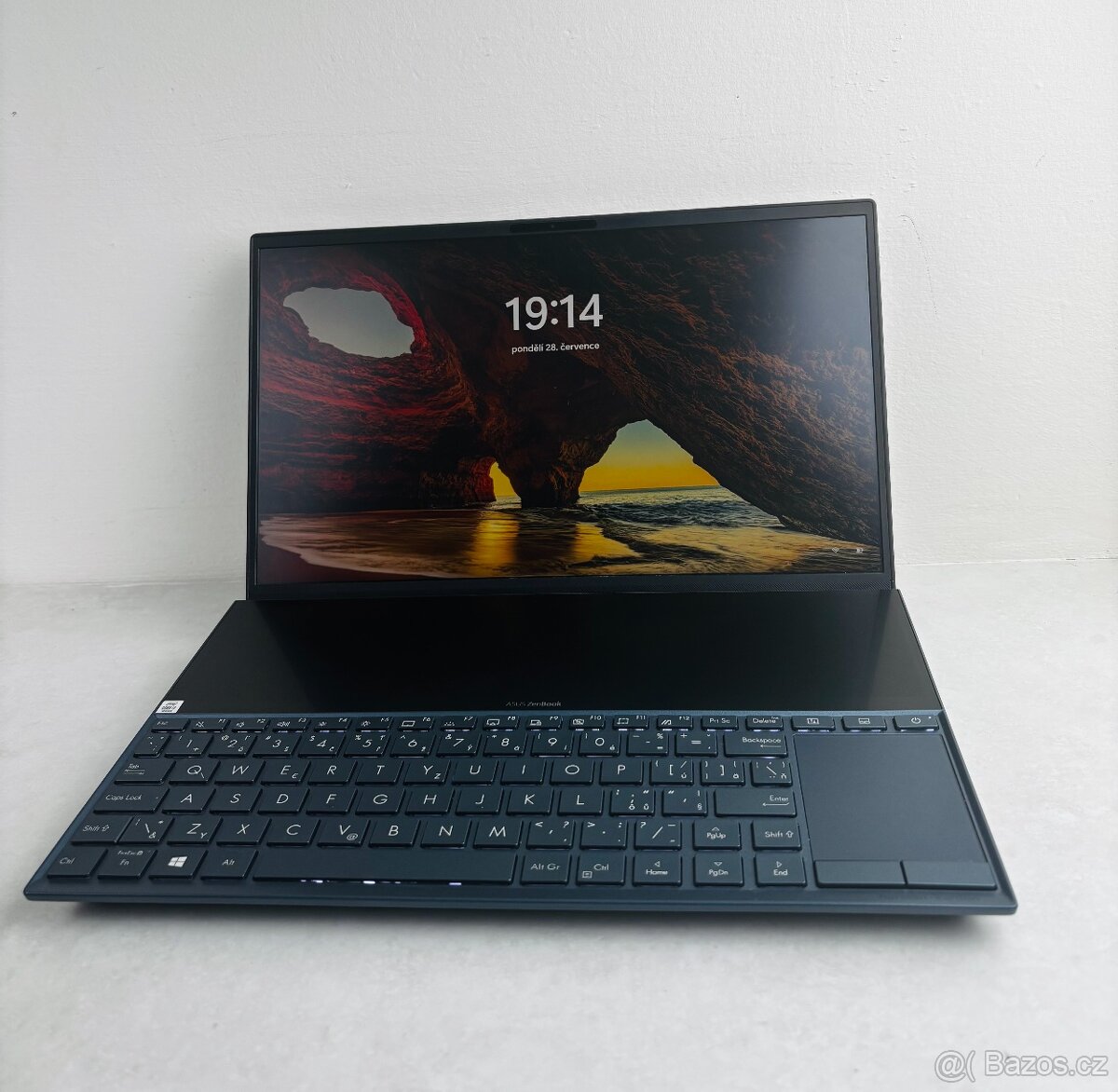 Notebook Asus Zenbook Duo UX481F, dotykový druhý displej - 2