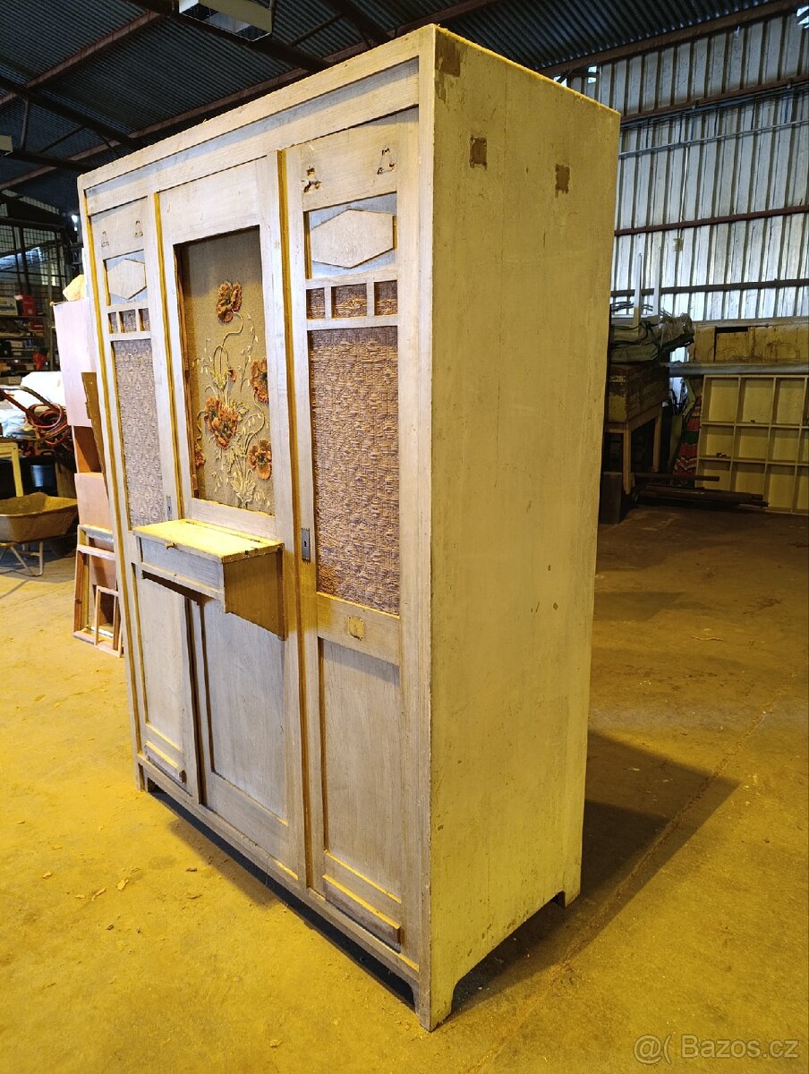 Velká šatní skříň - 2