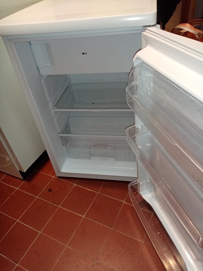 Malá lednice chladnička ETA 110L s mrazákem - 2