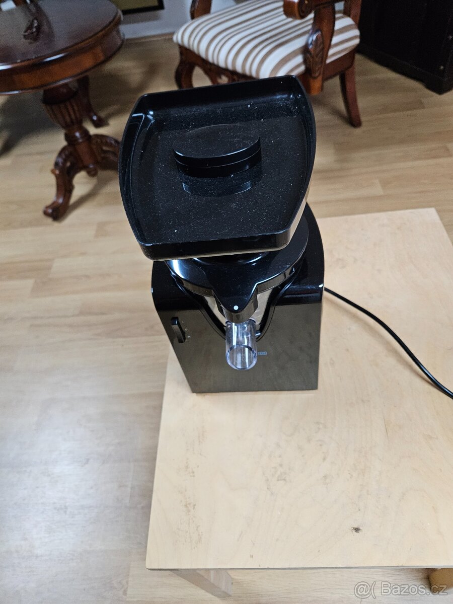 Elektrický lis na ovoce a zeleninu - 2