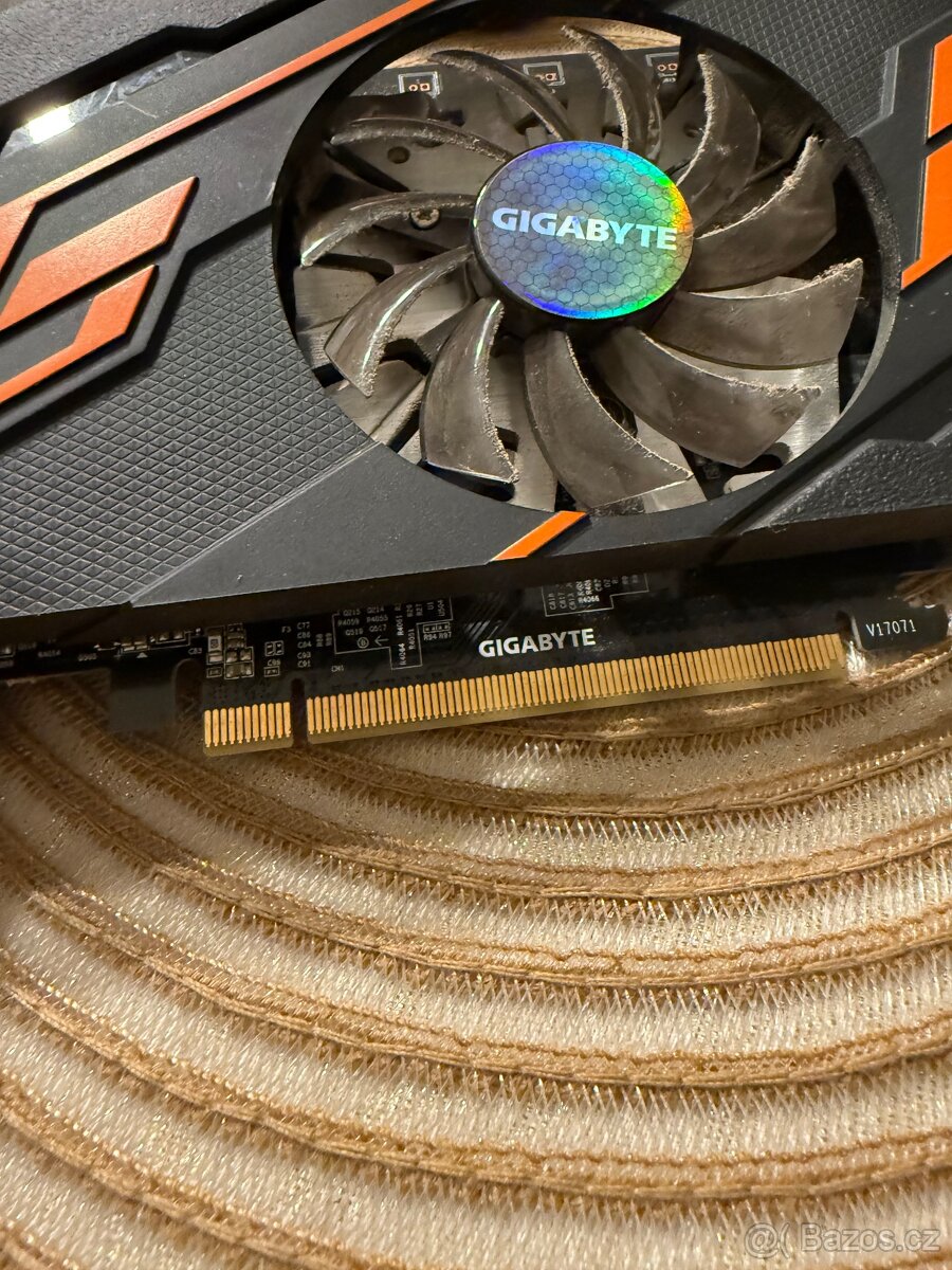 Grafická karta GIGABYTE GeForce GT 1030 2 GB OC - 2