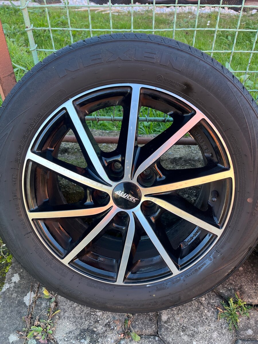 Lité kola Alutec 6.5x16 5x112 letní pneu 205/55/16 - 2