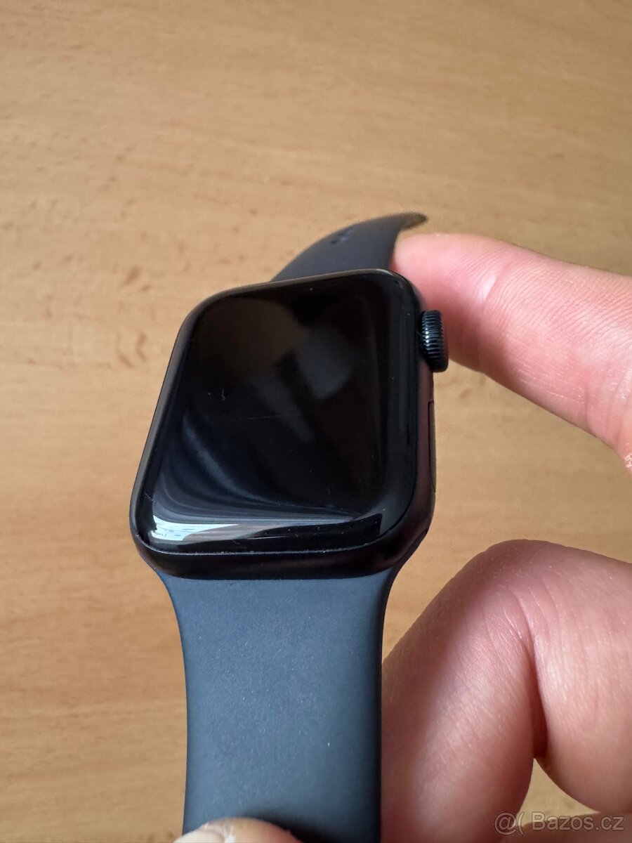 Apple Watch SE 2 - jako nové - 2
