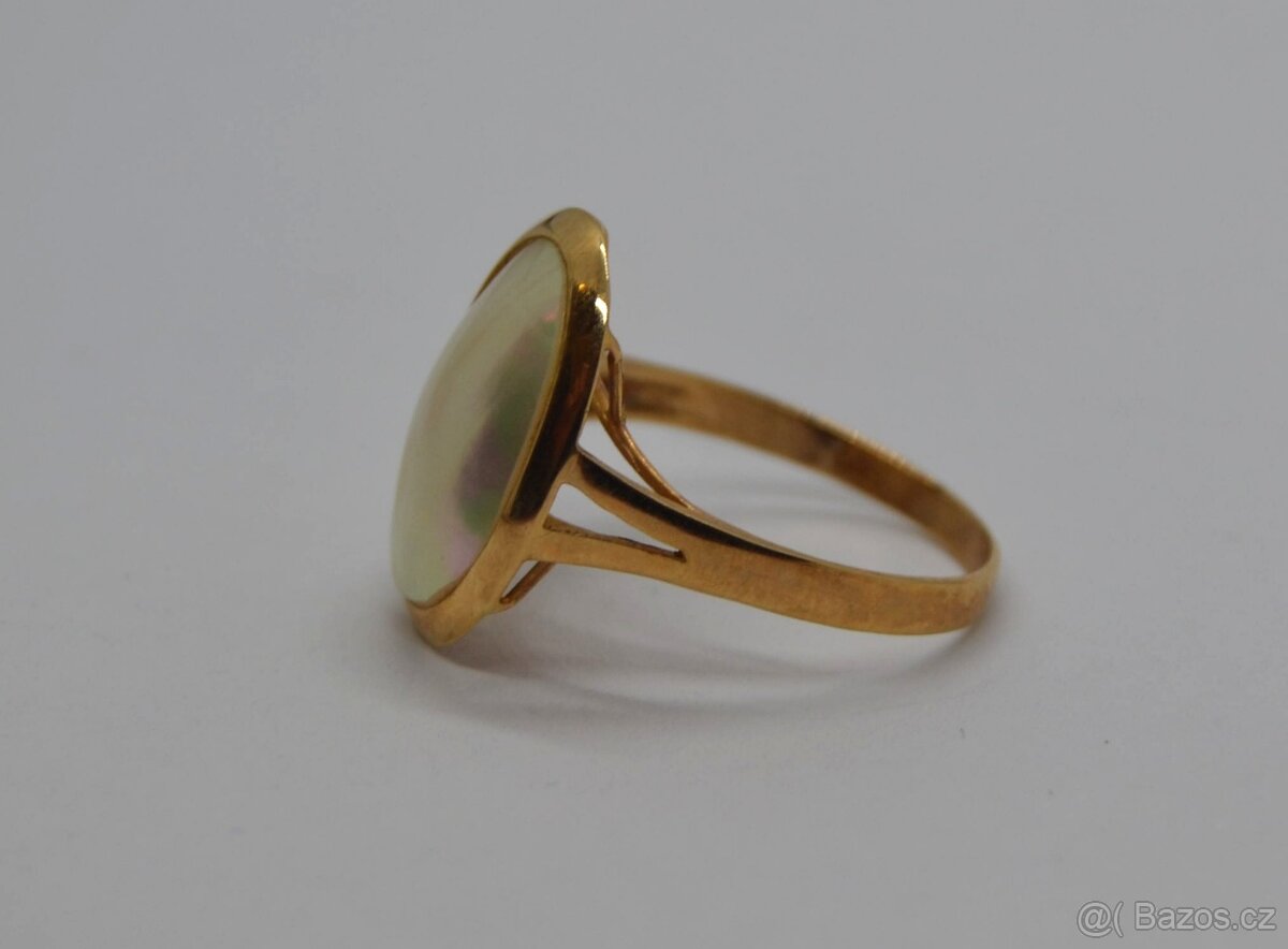 Zlatý prsten s perletí - 2