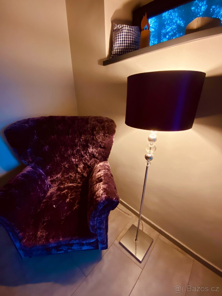 Křeslo ušák s taburetem - 2