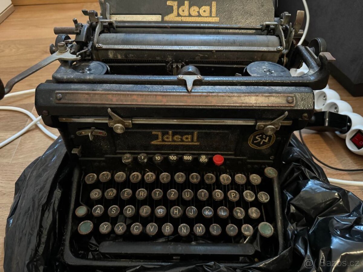 Starý písací stroj Ideal Naumann - 2