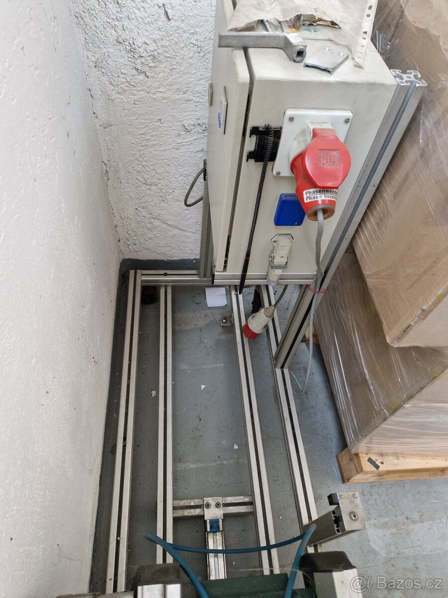 Pásový dopravník s programováním - 2