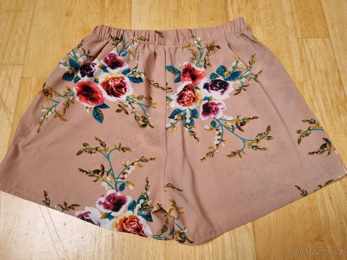 Dívčí letní kraťasy 10/12let - 2
