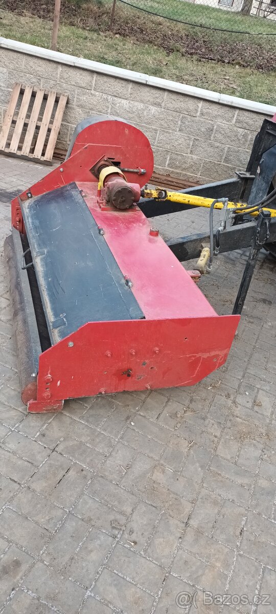 Prodám univerzální mulčovač a drtič - 2