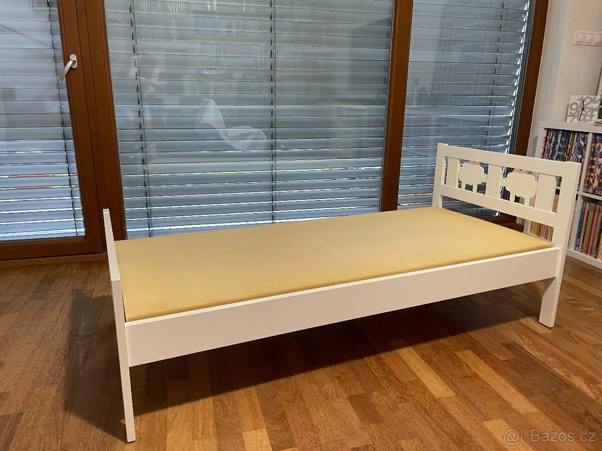 Prodám dětskou dřevěnou postýlku IKEA - 2