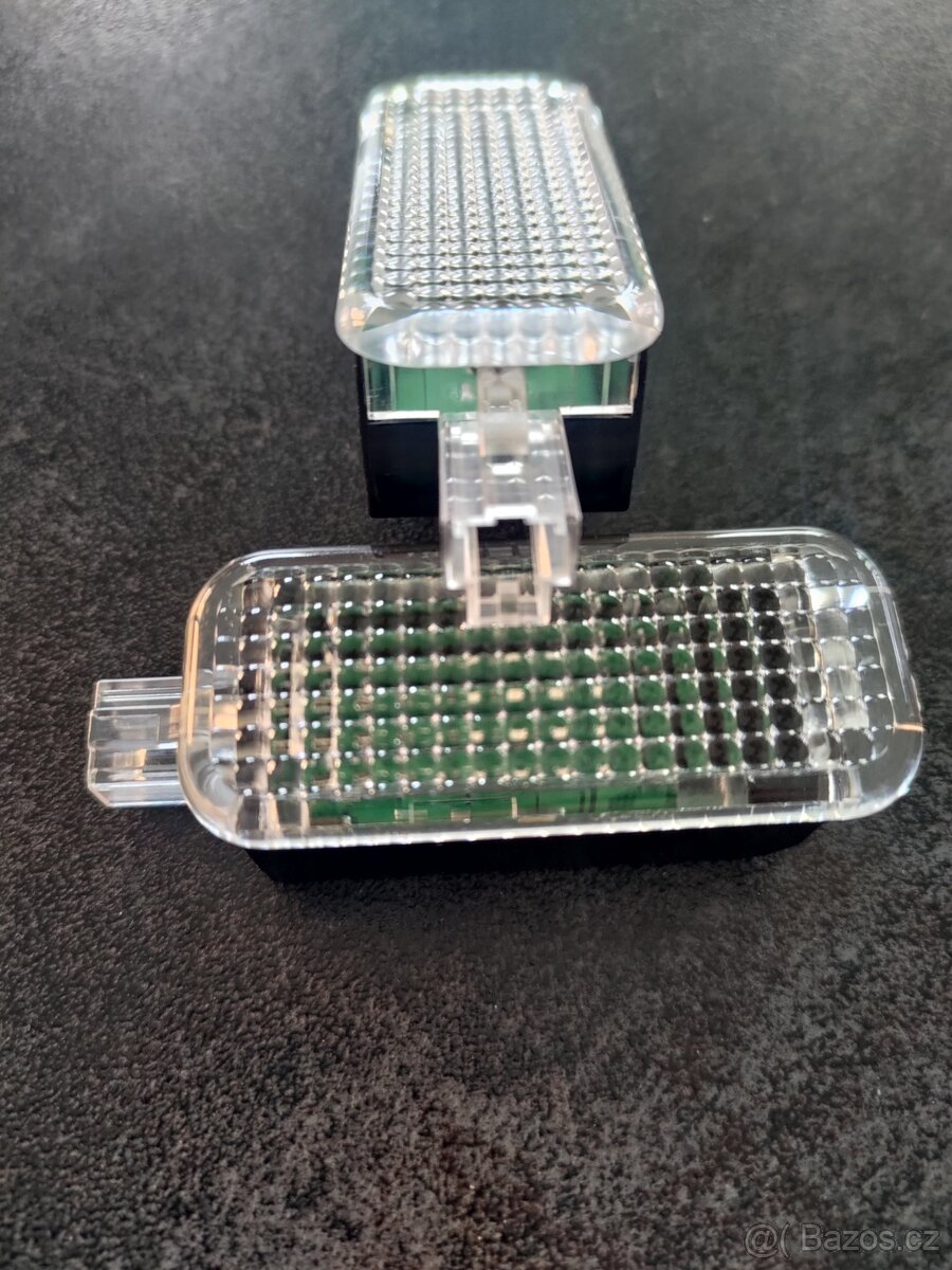 Audi A6 C8 světlo do dveří - 2