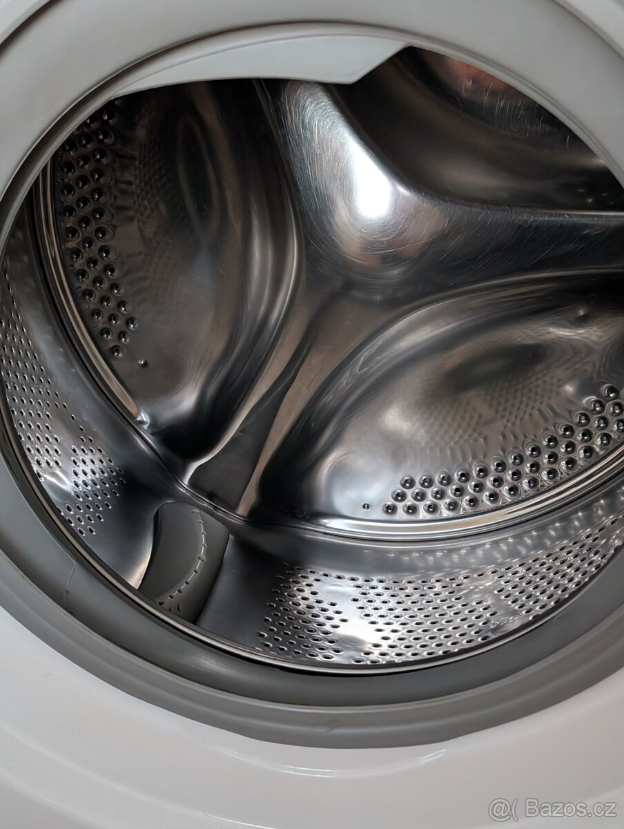 Úzká pračka na 7kg prádla - 2