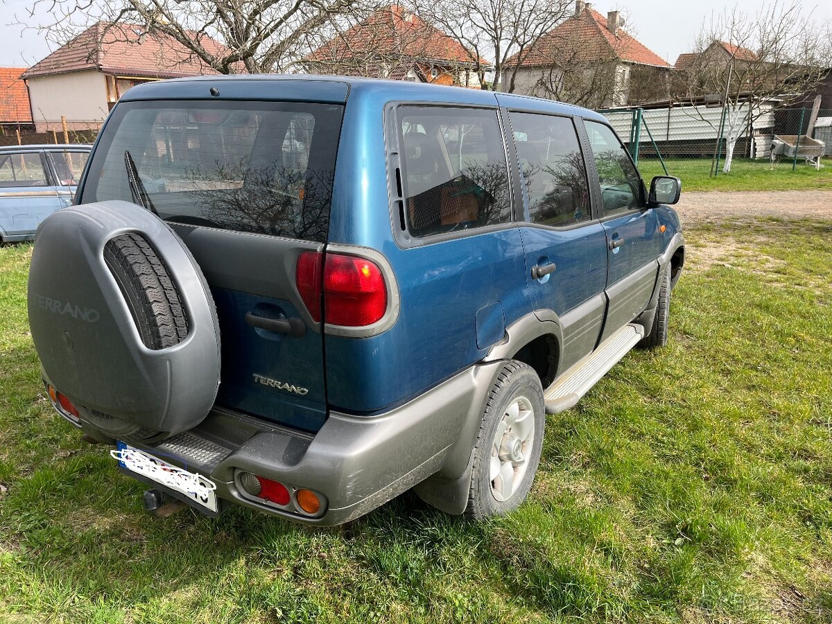 Nissan Terrano II - 2