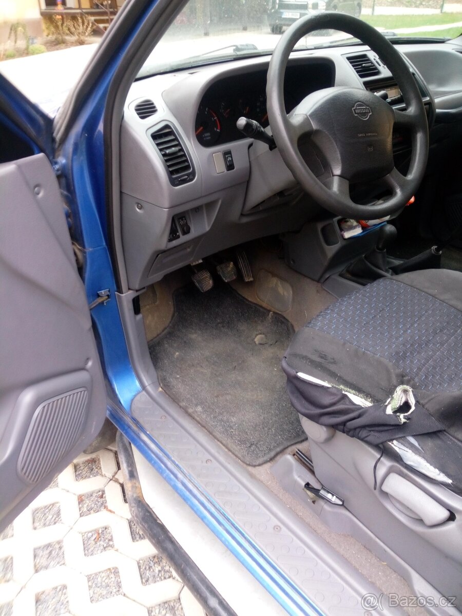 NISSAN TERRANO - 2