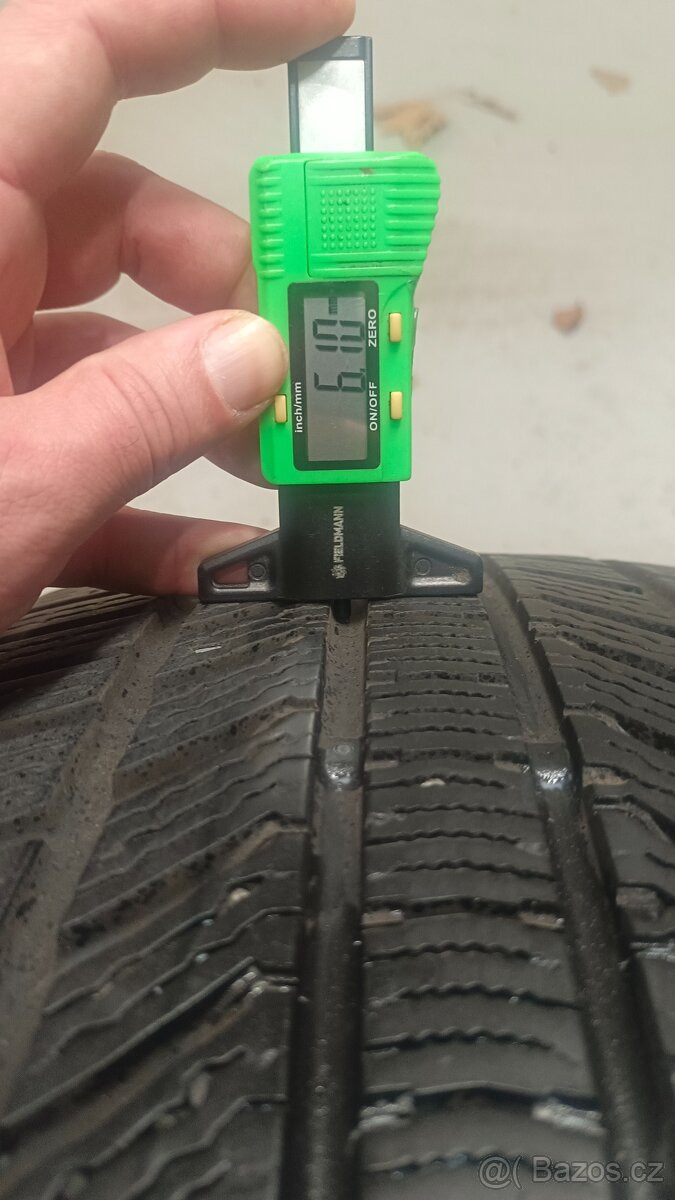 235/40/19 235/40 r19 - 2