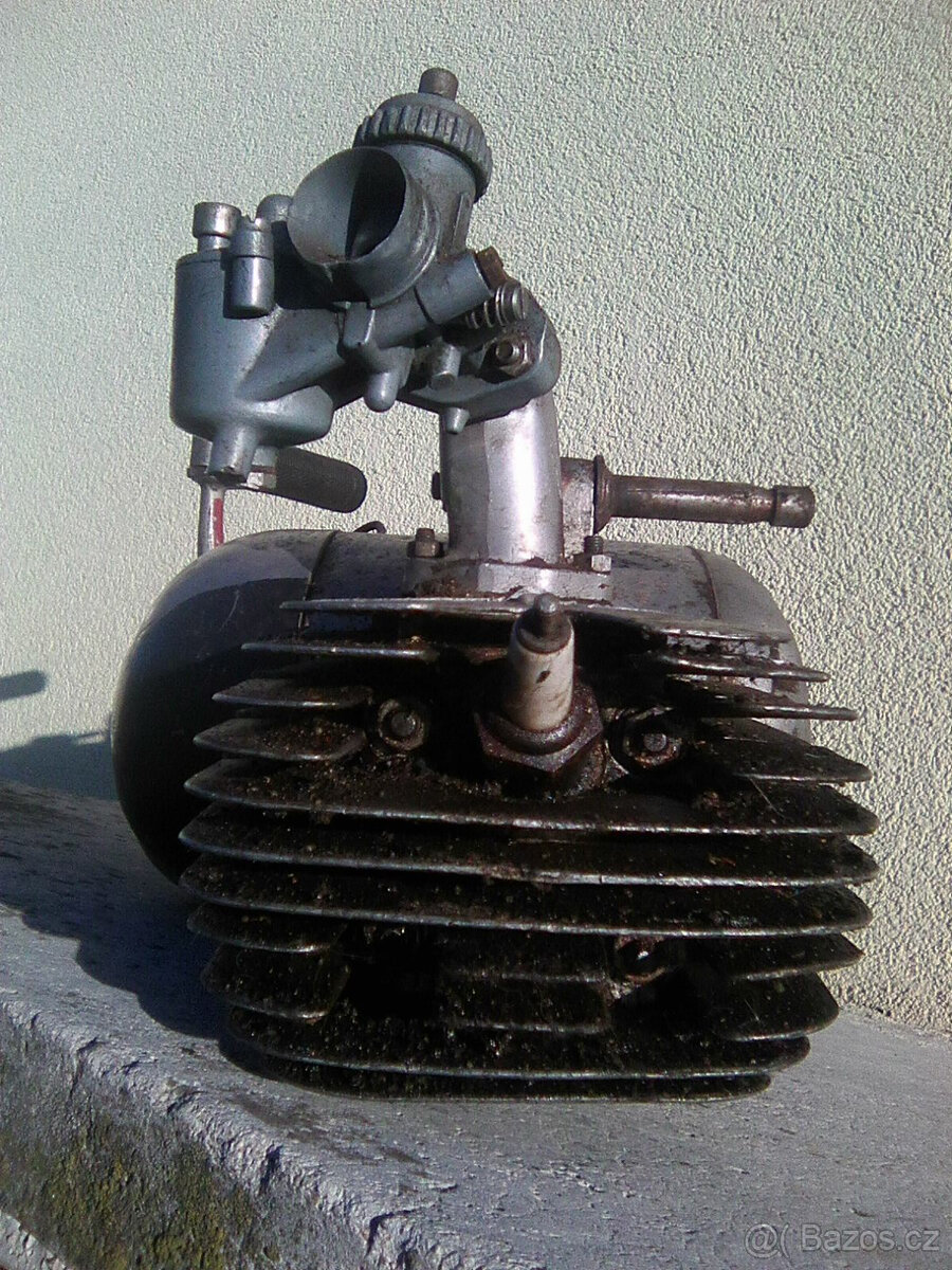 Jawa 50/05 - motor,řídítka,výfuky,revmaplechy s nášlapi,brzd - 2