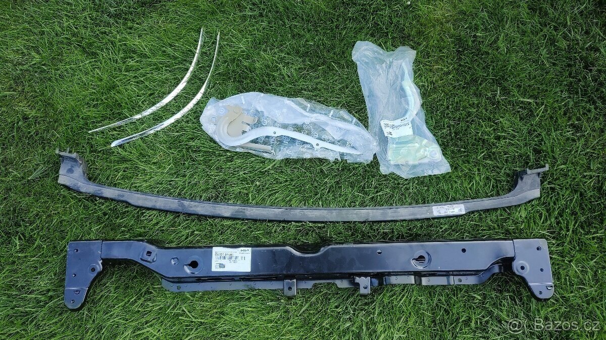 Kia Carens 2013 - Toyota Proace 2016 - predne celo, pant - 2