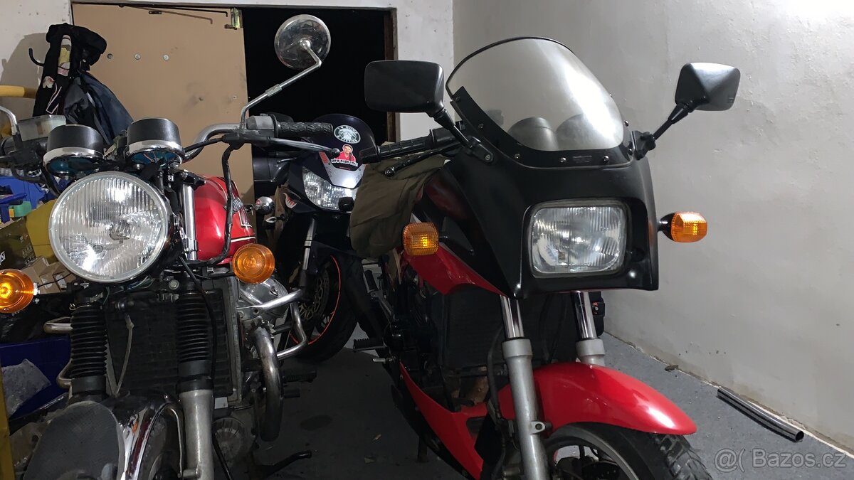 Kawasaki GPZ 750R - 2