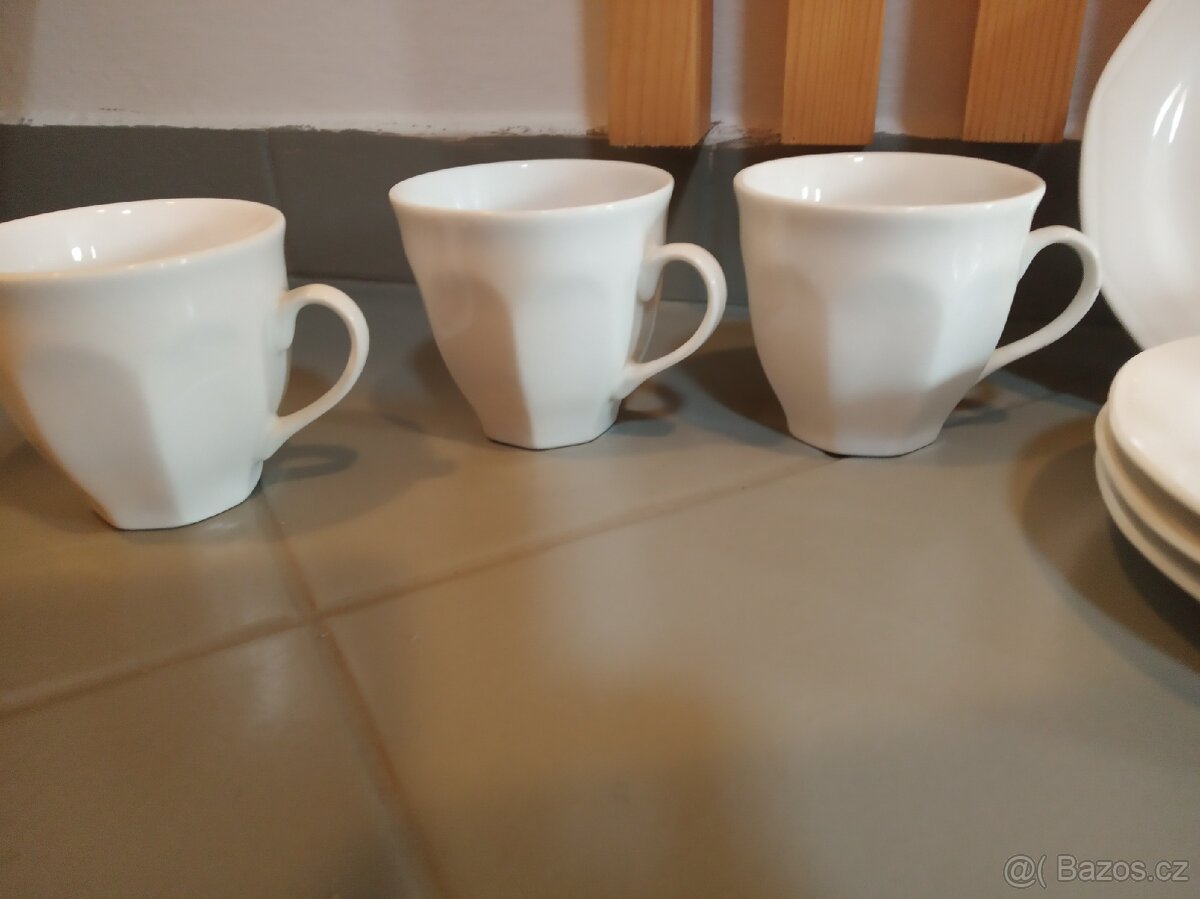 Sada bílého porcelánu na kávu - 2