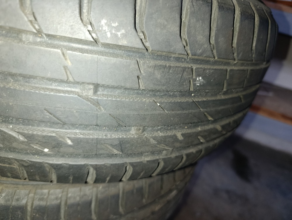 Prodám 4x Pneu Nokian 195/65 R15 - 2