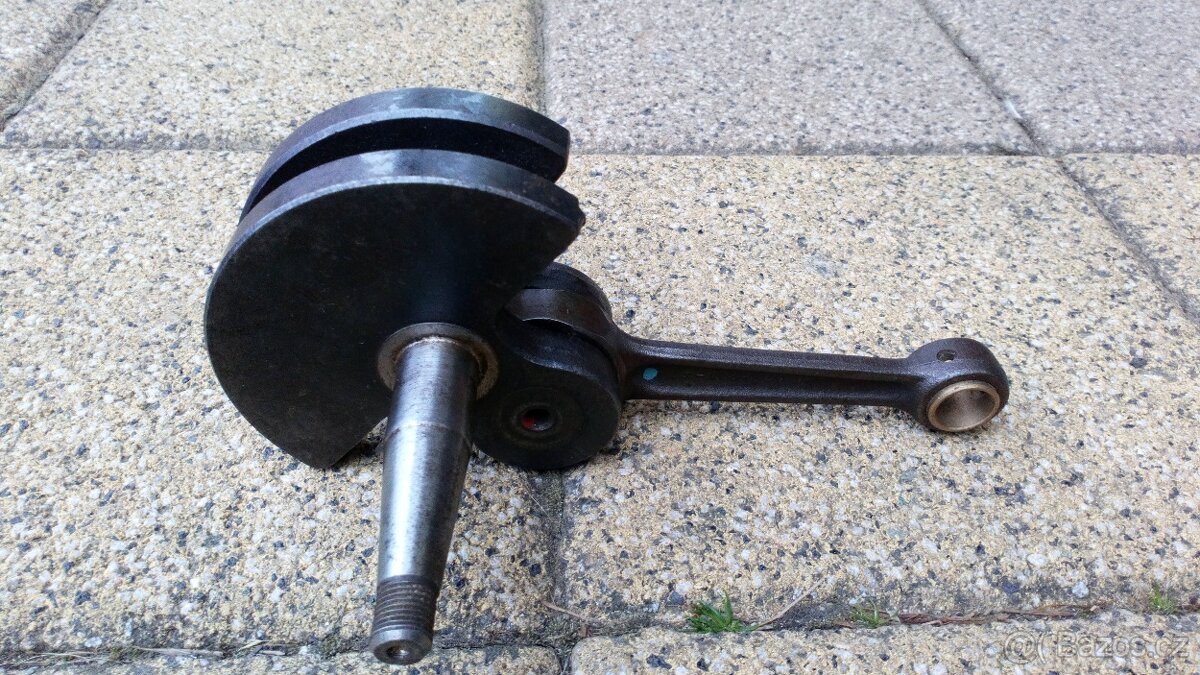 Kliková hřídel moto veterán - 2