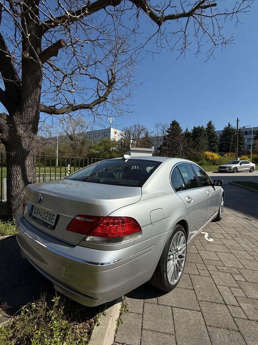 BMW 740i v8 E65 2maj 114tkm servisna kniha - 2