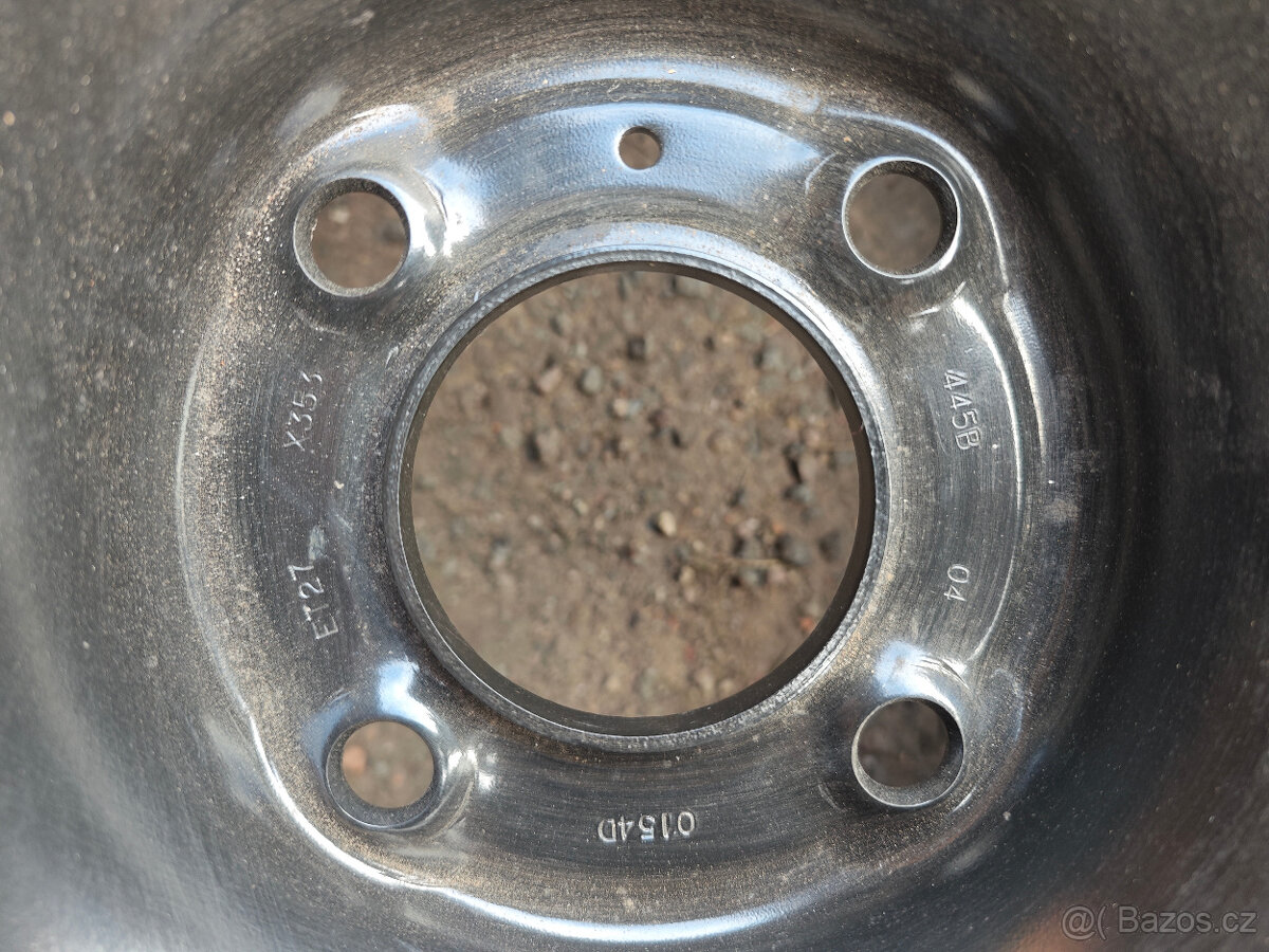 Prodám rezervní kolo 6Jx15H2 ET27 s pneu MICHELIN 185/60/15 - 2