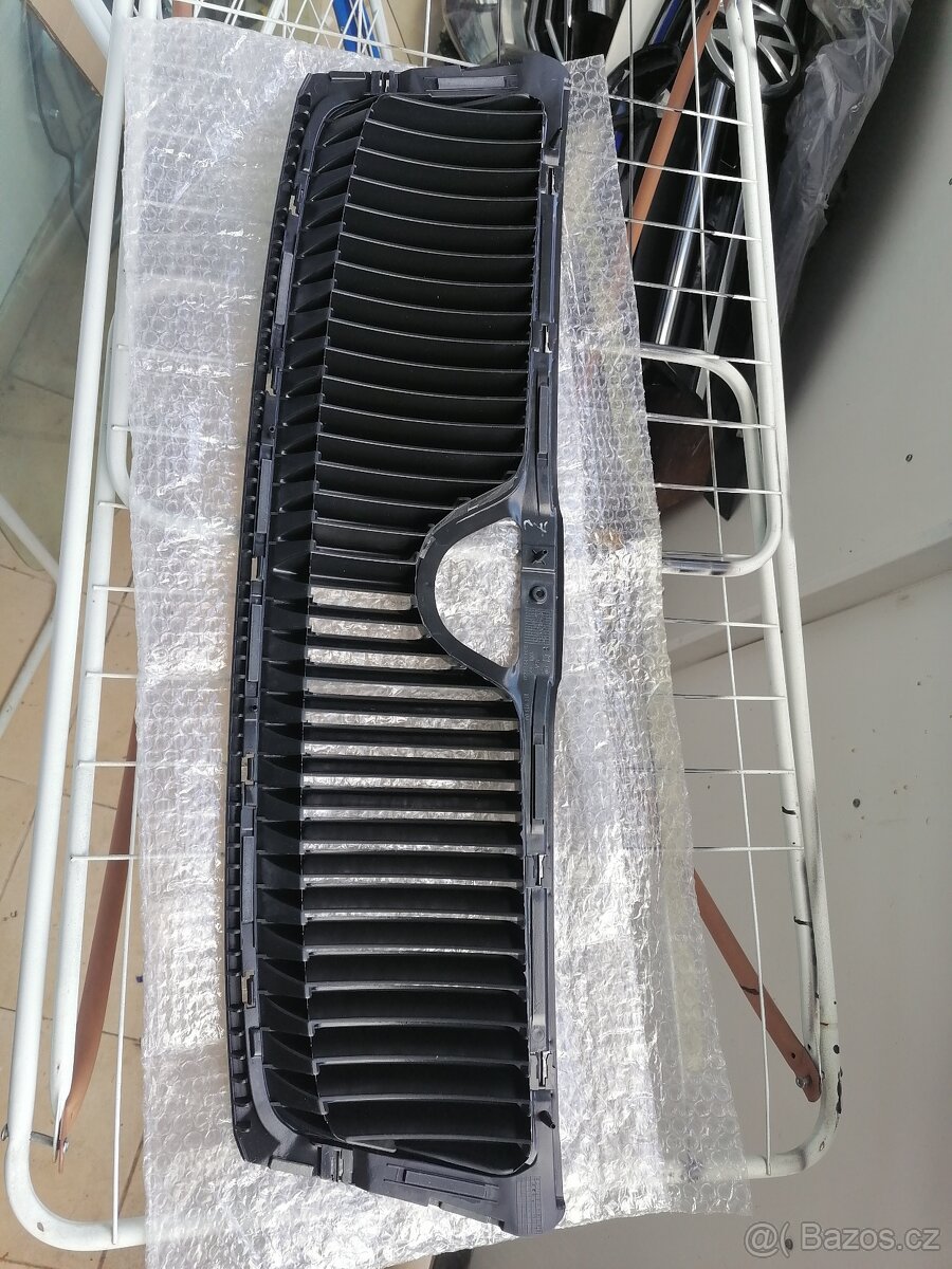 Mřížka narazniku Octavia 2 generace - 2