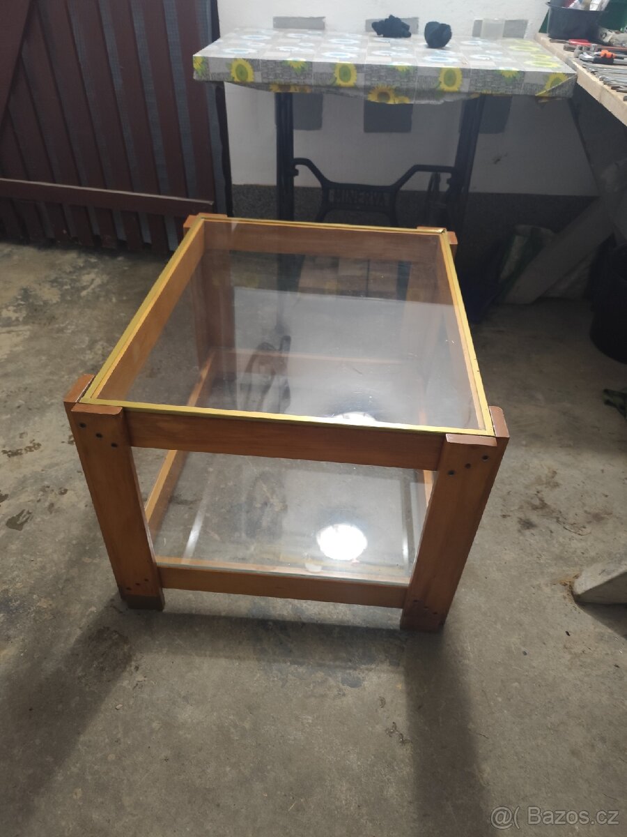 Skleněny stůl - 2