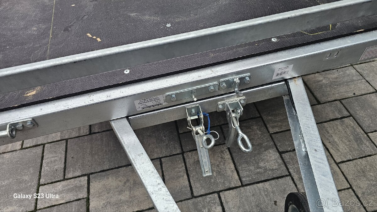 SKLÁPĚCÍ VLEK NA MOTORKY - 2