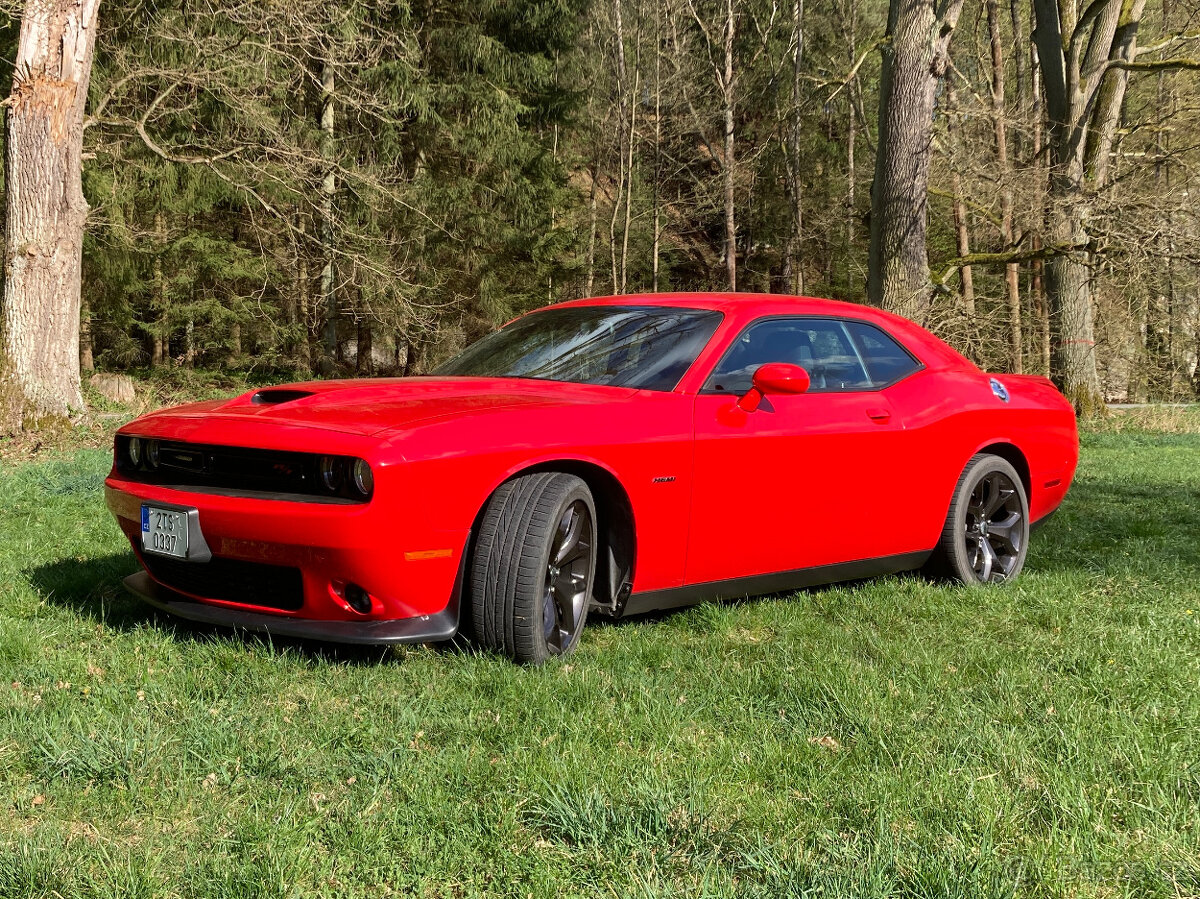 Dodge Challenger 5.7 HEMI - 2