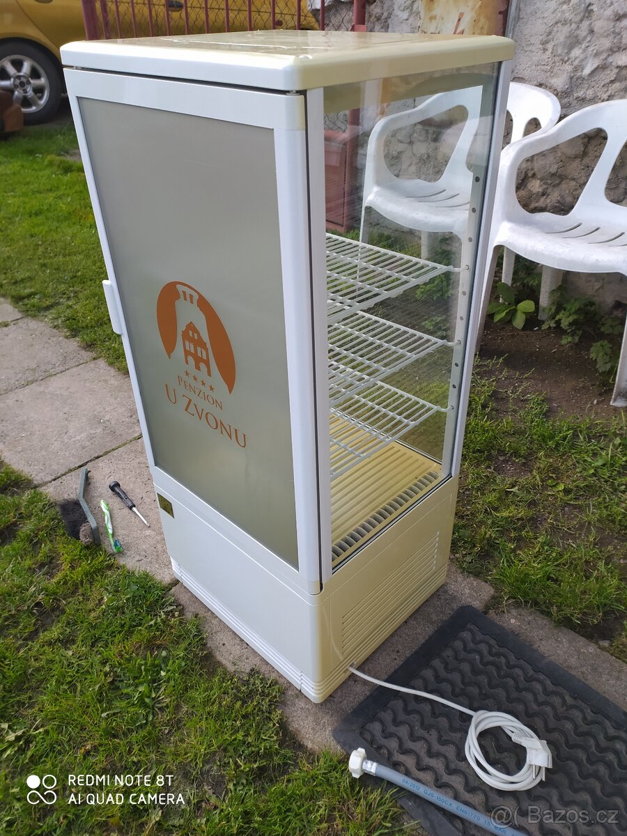 Prosklená chladicí vytrina, s osvetlenim - 2