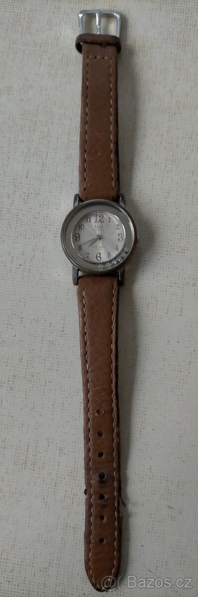 Hezké dámské hodinky QaQ - 2