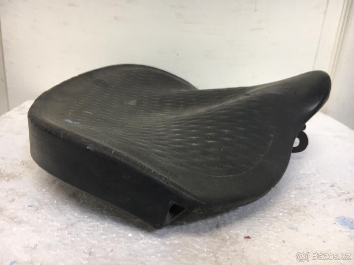 Sedlo (asi na) Ural Iż Dněpr (Dniepr) - 2