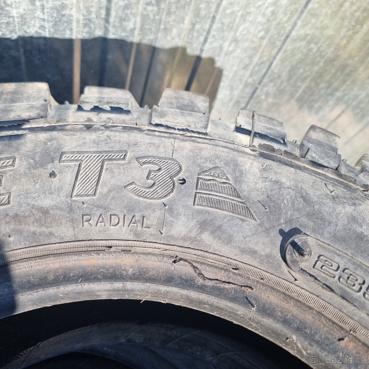 Terénní pneu 235/70/16