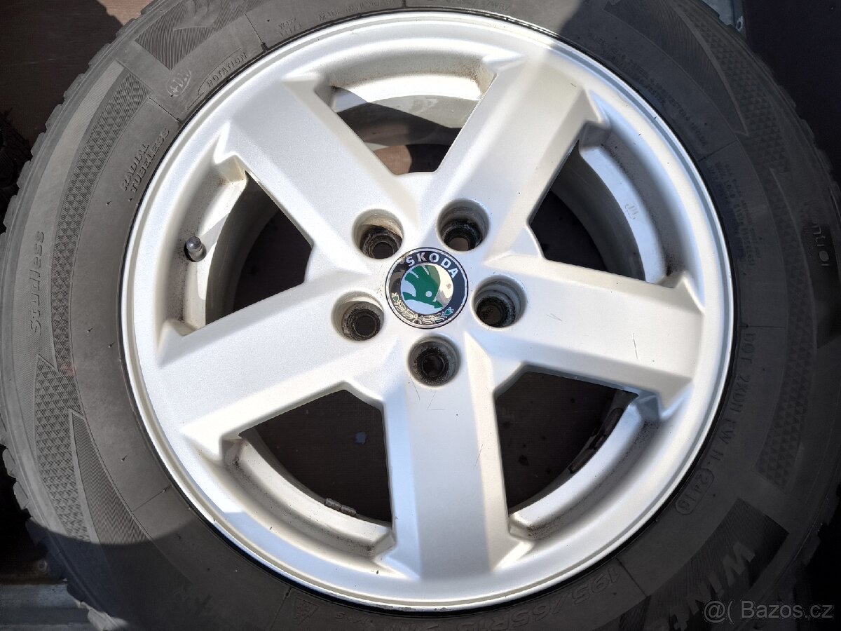 Originál Skoda Alu disky 15" s pneu Hankok 196/65/15 - 2