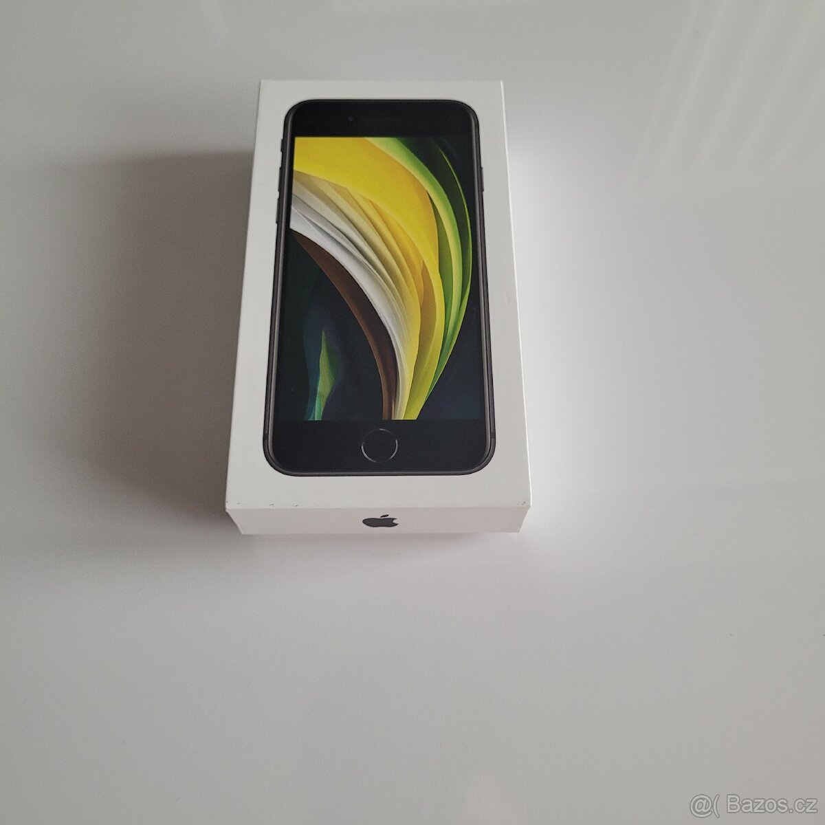 iPhone SE 2020 – 64 GB – Černý – NOVÝ, NEPOUŽÍVANÝ - 2