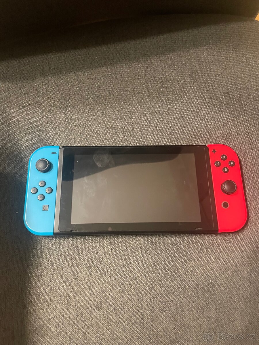 Nintendo Switch (HAC-001) + Joy-Cony + Dock + Mario pouzdro - 2