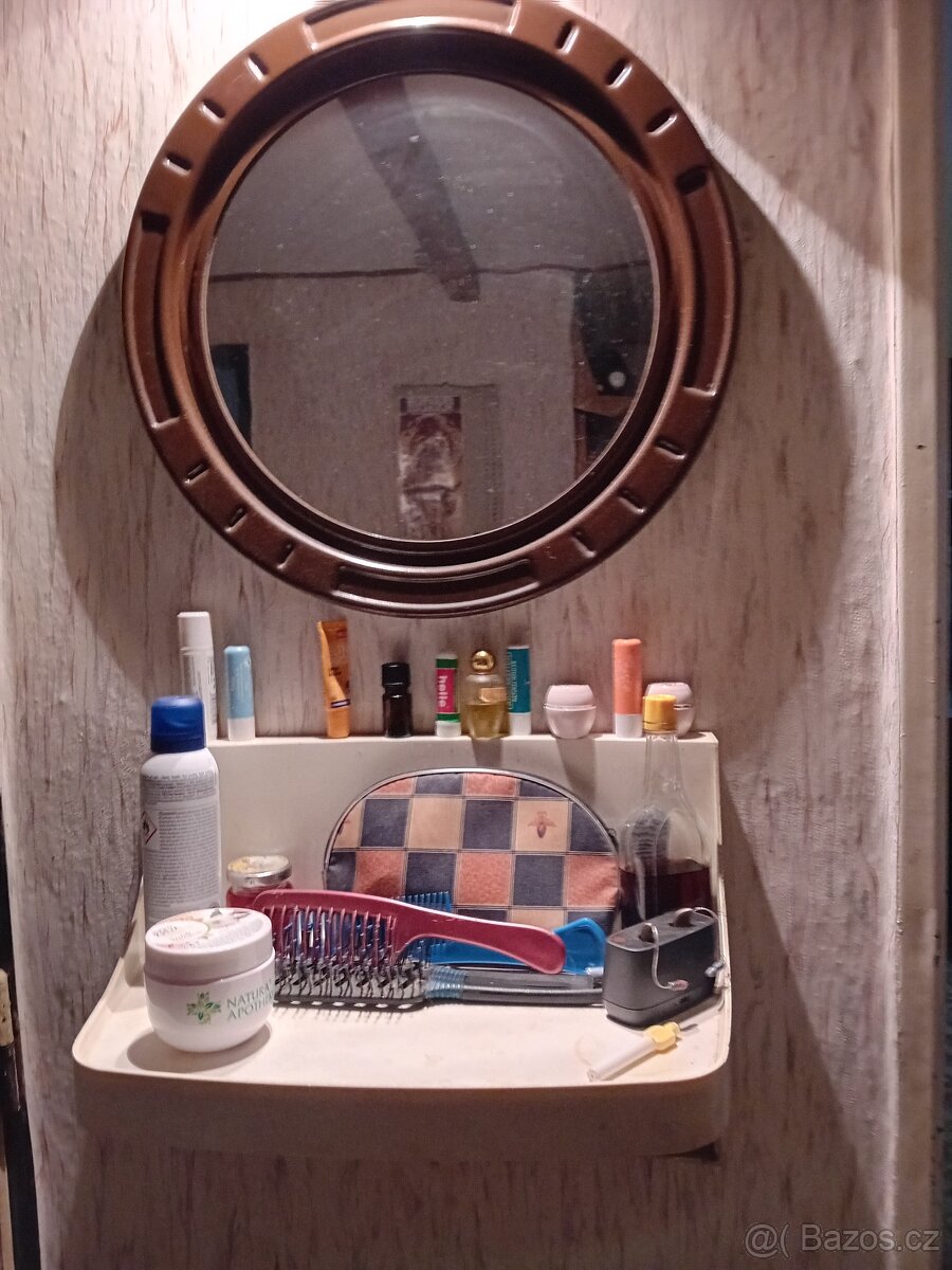 zrcadla a koupelnová skříňka - 2