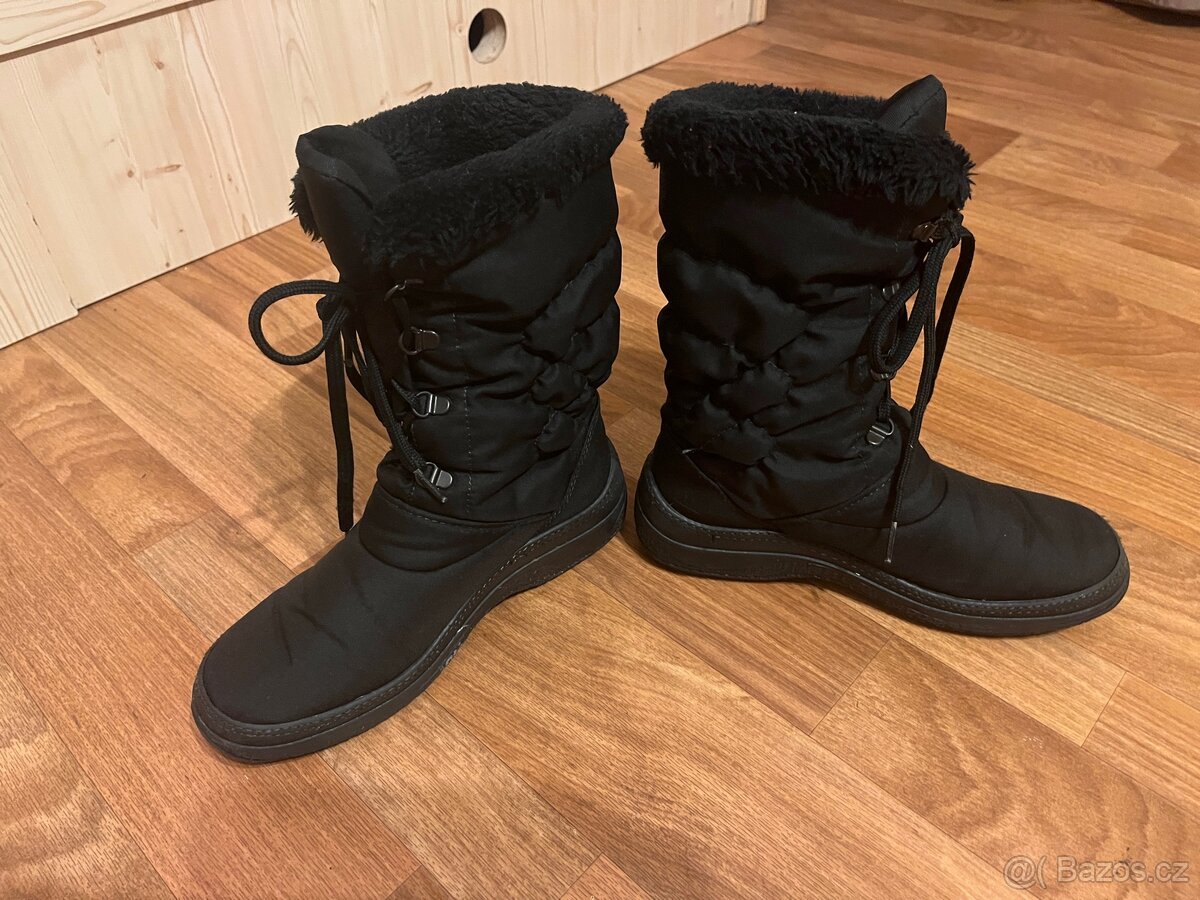 DÍVČÍ SNĚHULE vel: 37 - 2