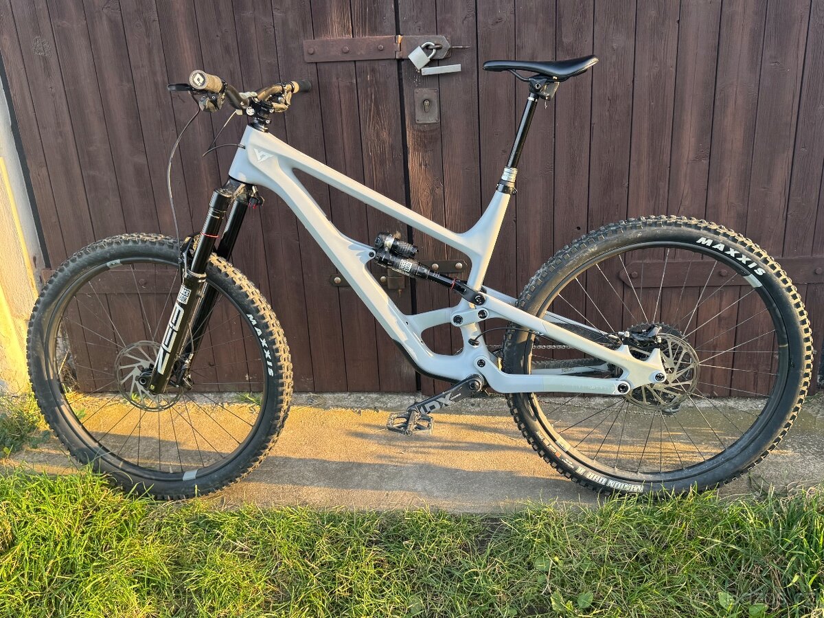 Celoodpruzene horske karbonove kolo velikost XXL - 2